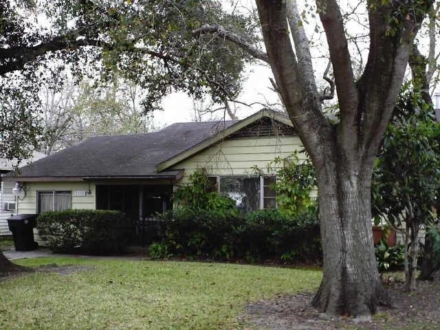 Unit for sale at 7019 Sherwood Drive, Houston, TX 77021