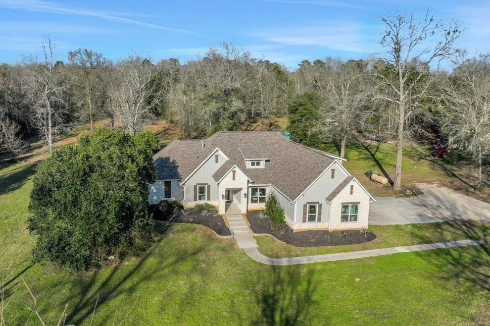 Unit for sale at 340 Pine Drive, Coldspring, TX 77331