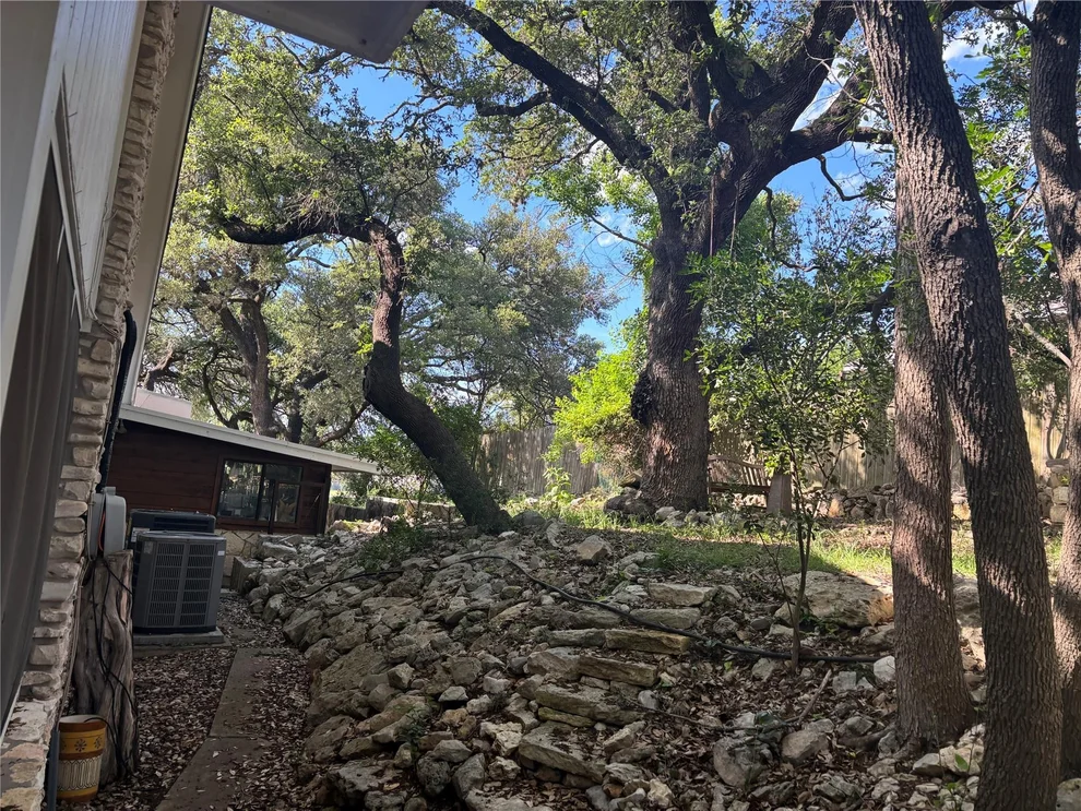 Unit for sale at 72 Woodcreek Drive, Wimberley, TX 78676