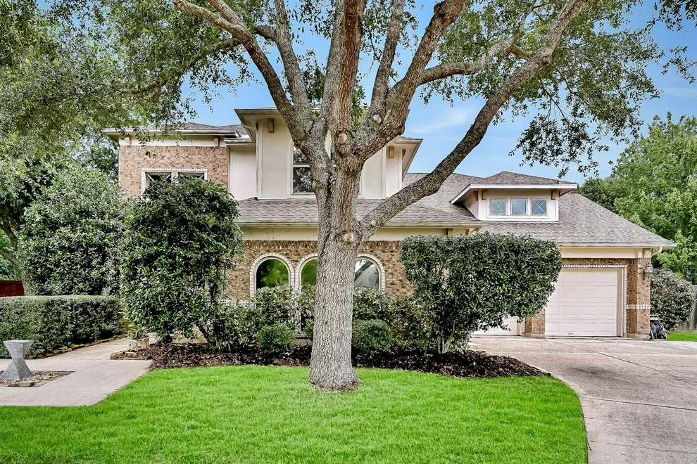 Unit for sale at 5805 Lawrence Court, Pearland, TX 77584