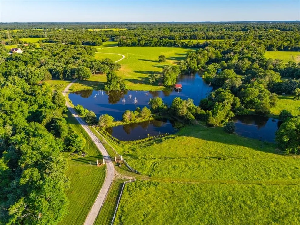 Unit for sale at 190 Fm 2570, Fairfield, TX 75840