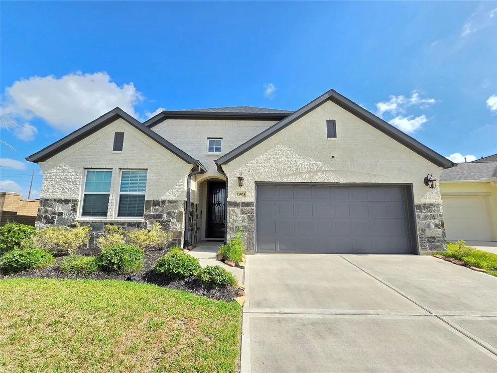 Unit for sale at 1903 Hickory Grove Lane, Tomball, TX 77375
