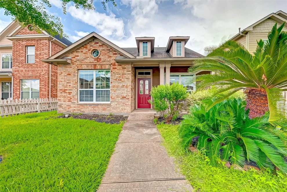 Unit for sale at 7130 Pavilion Drive, Houston, TX 77083