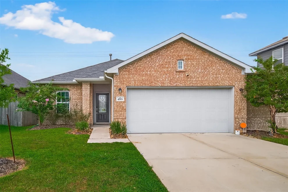 Unit for sale at 4703 Painted Bunting Lane, Baytown, TX 77521