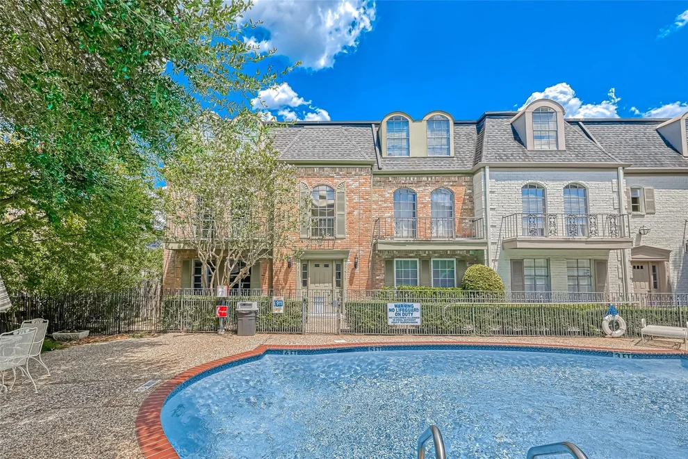 Unit for sale at 527 N Post Oak Lane, Houston, TX 77024