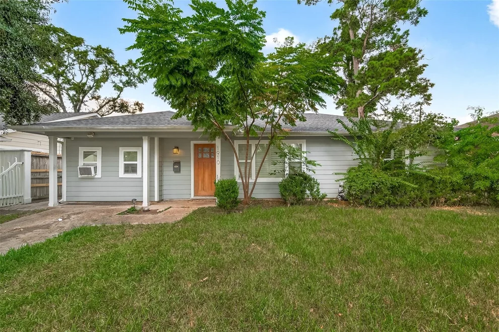 Unit for sale at 1910 Woodcrest Drive, Houston, TX 77018