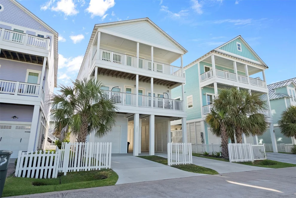 Unit for sale at 3807 Neptune, Galveston, TX 77554
