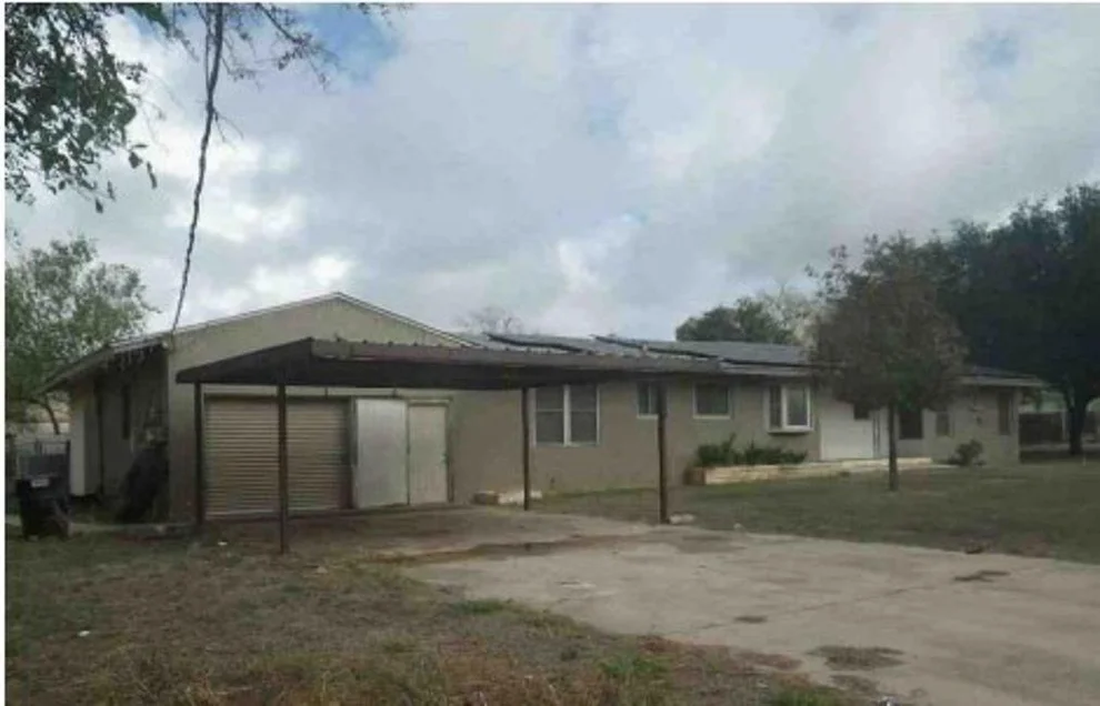 Unit for sale at 719 E Taft Street, Pearsall, TX 78061
