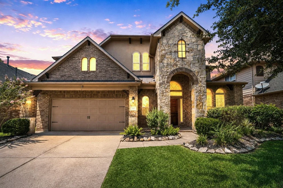 Unit for sale at 155 W Wading Pond Circle, Tomball, TX 77375