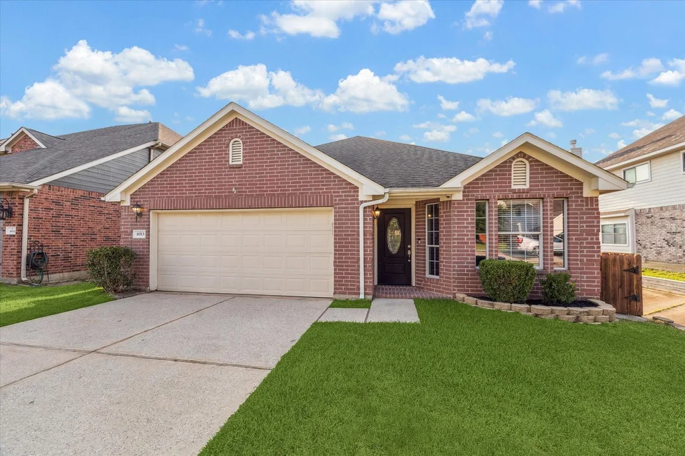 Unit for sale at 8013 N Tarrytown Crossing Drive, Conroe, TX 77304