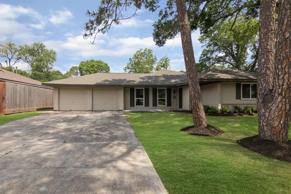 Unit for sale at 5310 Briarbend Drive, Houston, TX 77096