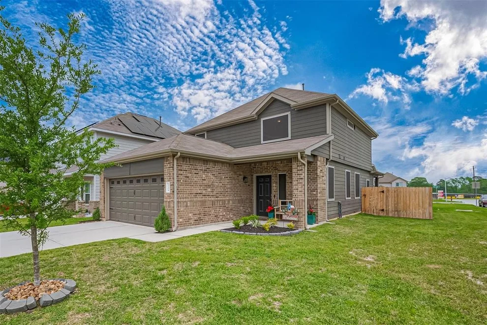 Unit for sale at 13504 Brooklyn Mead Lane, Willis, TX 77378