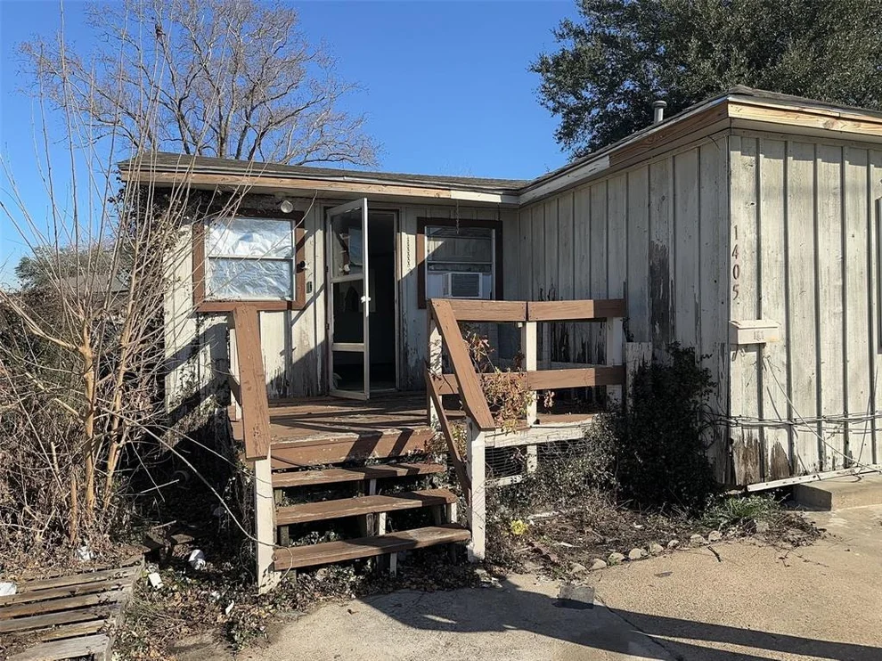 Unit for sale at 1405 9th Street, Galena Park, TX 77547