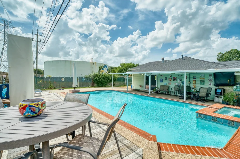 Unit for sale at 3210 Flamborough Drive, Pasadena, TX 77503