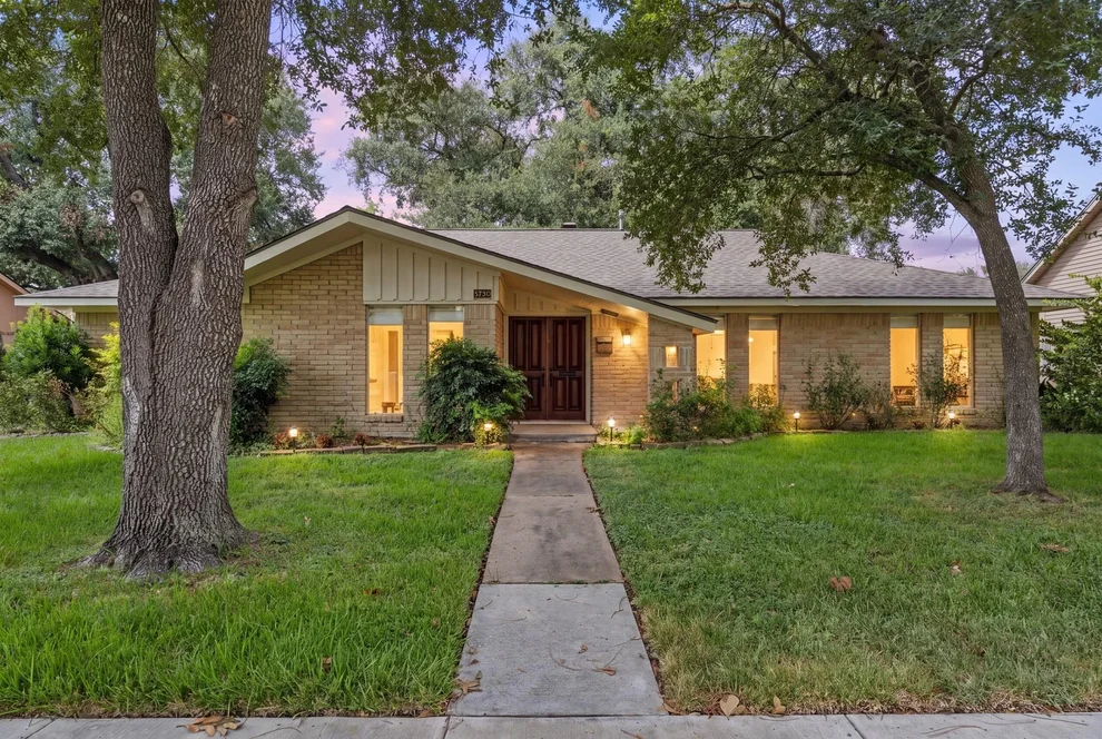 Unit for sale at 5730 Rutherglenn Drive, Houston, TX 77096