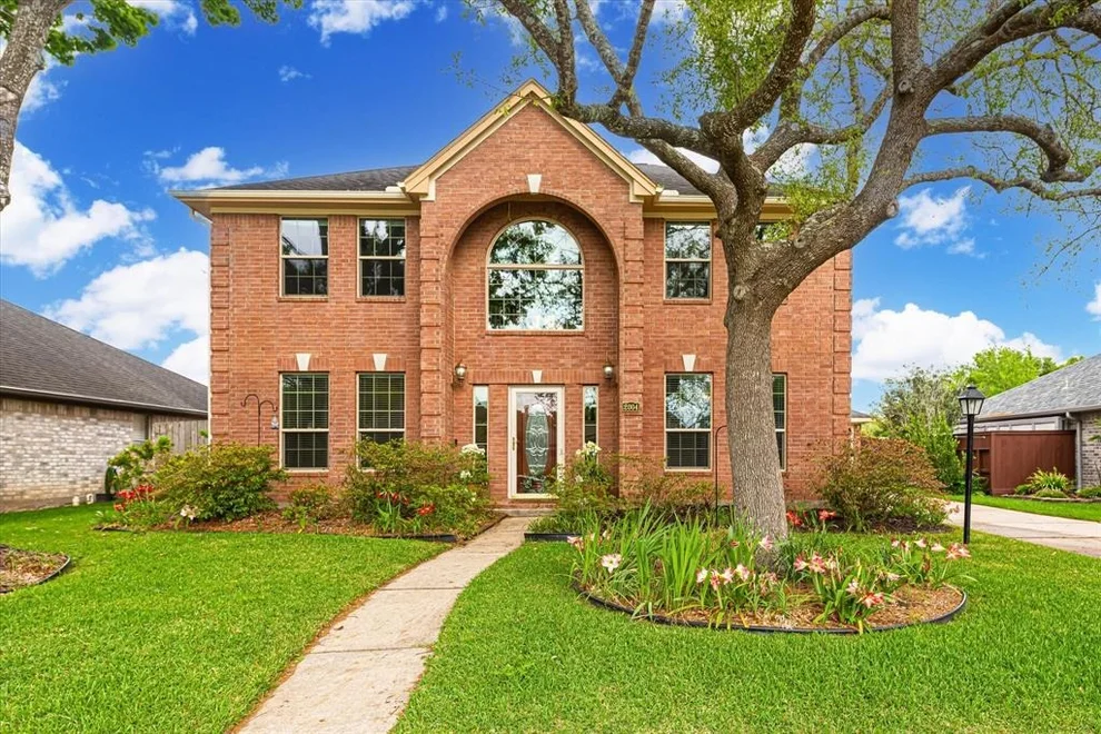 Unit for sale at 2004 N Mission Circle, Friendswood, TX 77546