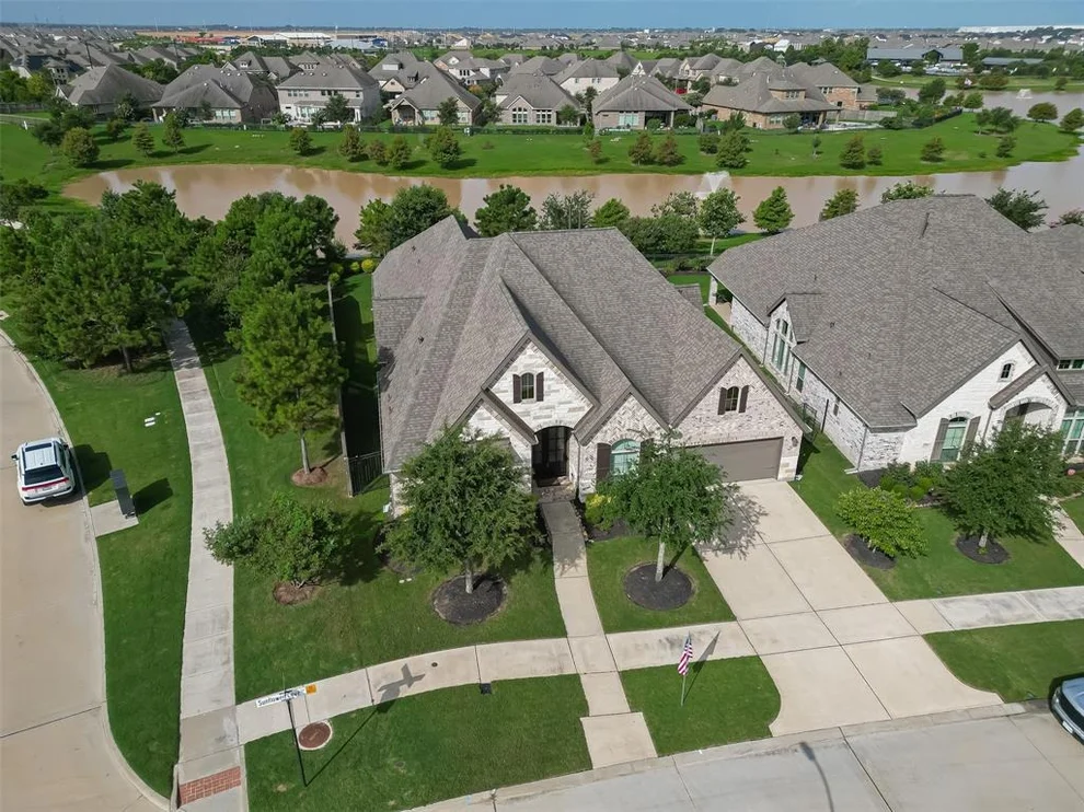 Unit for sale at 2430 Sunflower Cove Lane, Brookshire, TX 77423