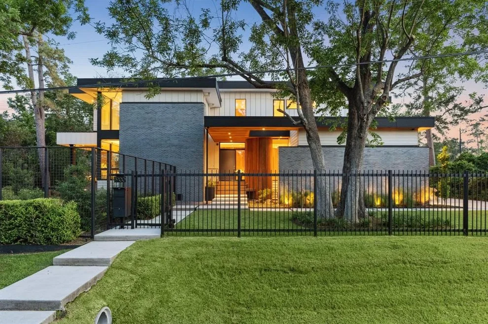 Unit for sale at 1900 W 14th Street, Houston, TX 77008