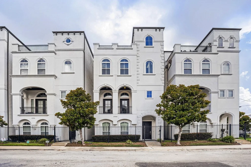 Unit for sale at 2723 Kennedy Street, Houston, TX 77003