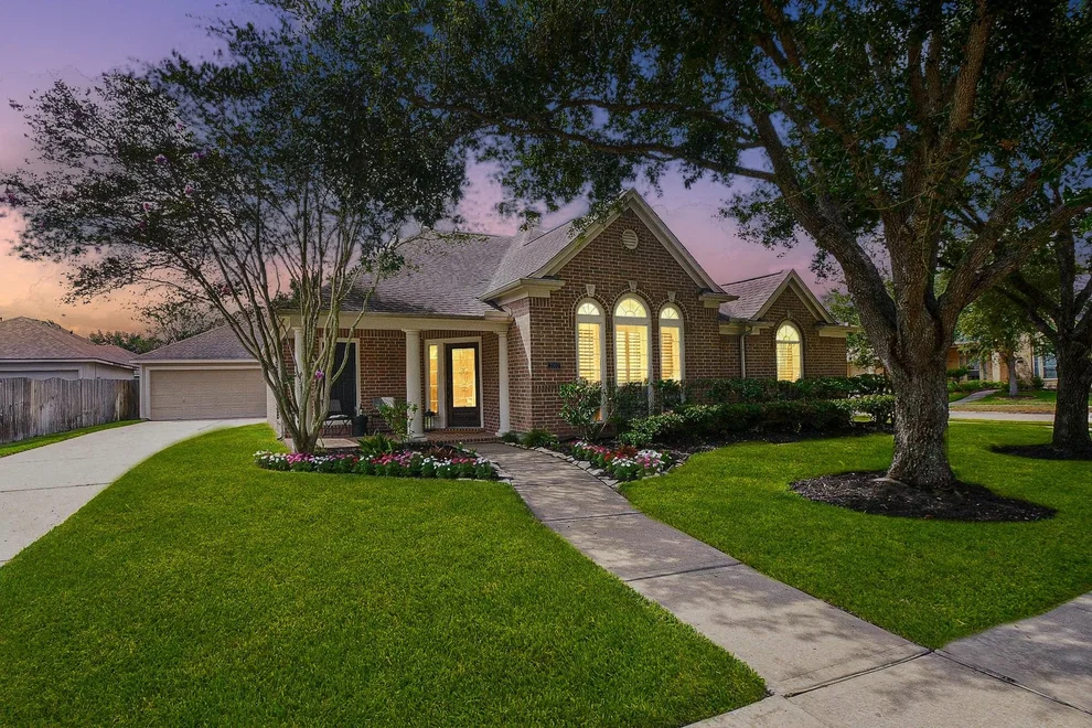 Unit for sale at 2502 Quiet Lake Court, Pearland, TX 77584