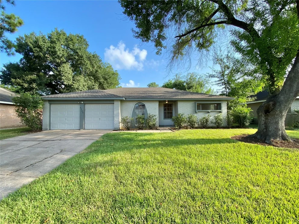 Unit for sale at 6706 Castleview Lane, Houston, TX 77489