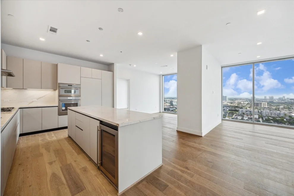 Unit for sale at 1711 Allen Parkway, Houston, TX 77019
