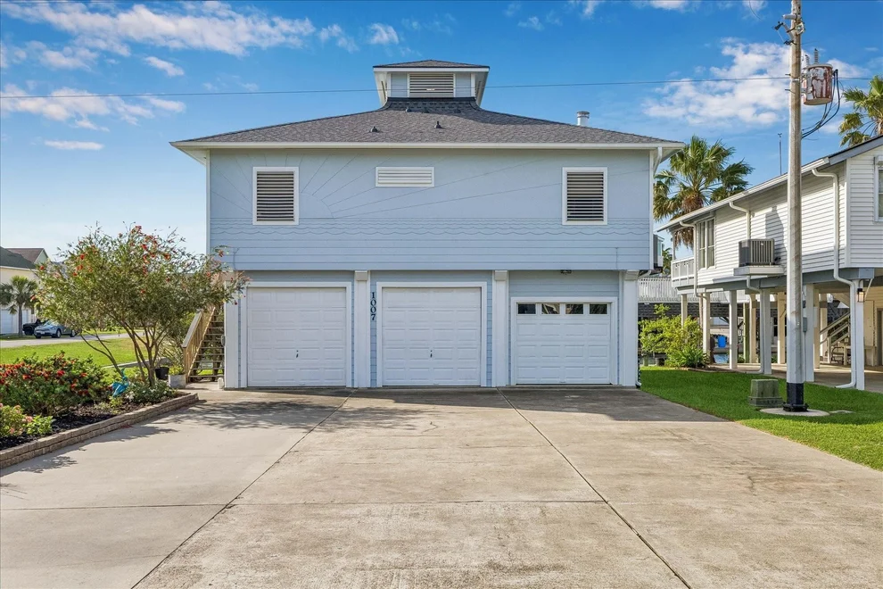 Unit for sale at 1007 Tiki, Tiki Island, TX 77554