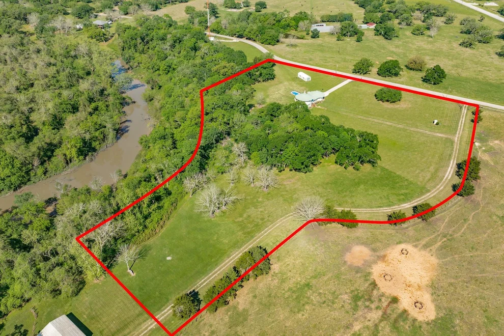 Unit for sale at 5373 County Road 898, West Columbia, TX 77486