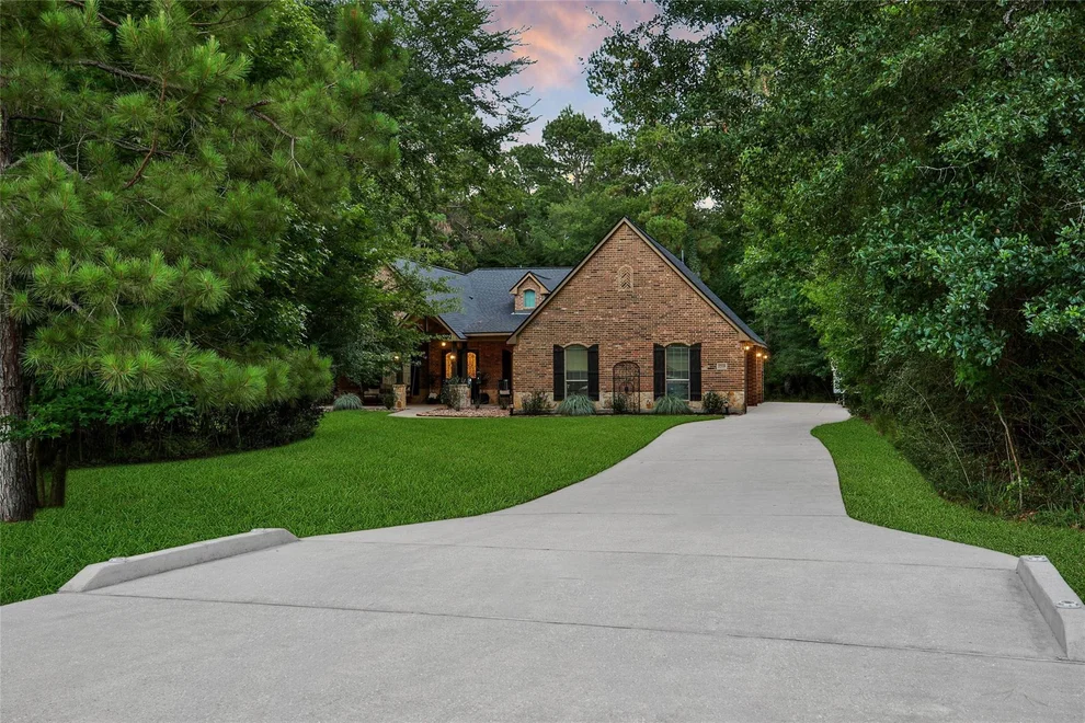 Unit for sale at 27118 Bearclaw Court, Magnolia, TX 77355