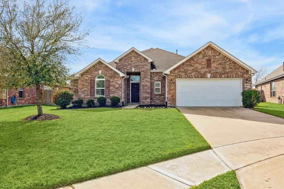 Unit for sale at 13948 Ginger Rose Court, Pearland, TX 77584