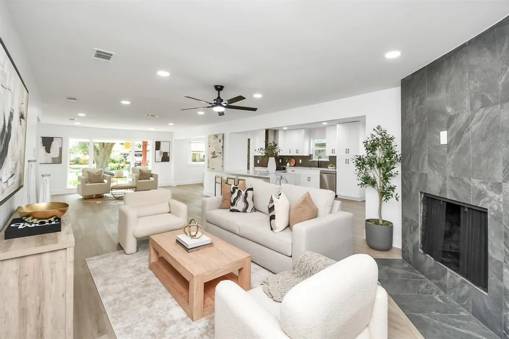 Unit for sale at 5434 Dumfries Drive, Houston, TX 77096