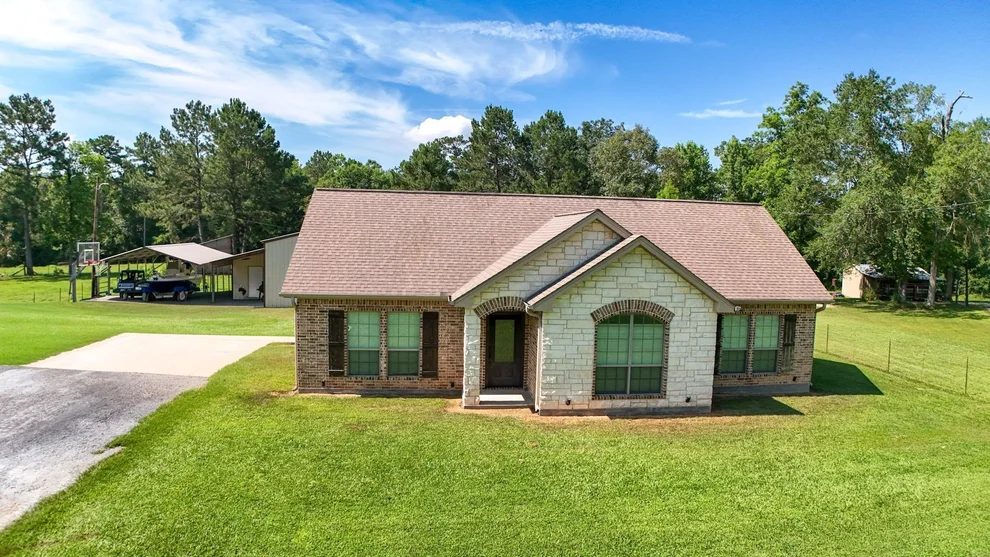 Unit for sale at 375 County Road 717, Buna, TX 77612