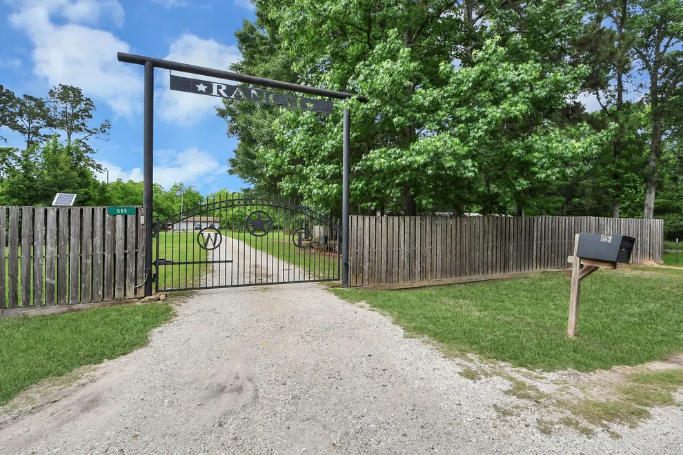 Unit for sale at 585 County Road 3796, Cleveland, TX 77328