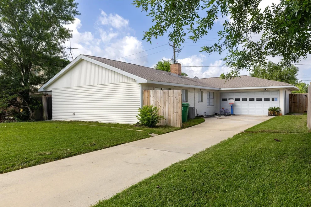 Unit for sale at 11106 Sagehill Drive, Houston, TX 77089