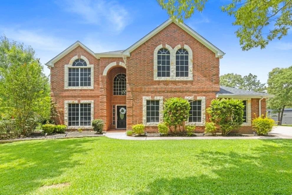 Unit for sale at 203 Mapleleaf Street, Magnolia, TX 77354