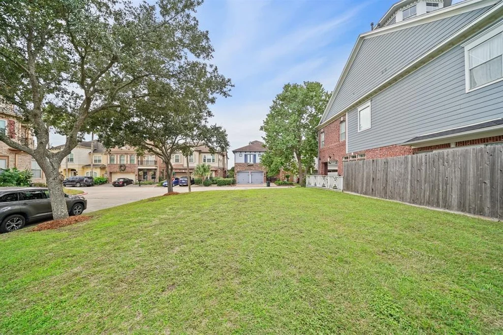 Unit for sale at 1306 Oceanside Lane, League City, TX 77573
