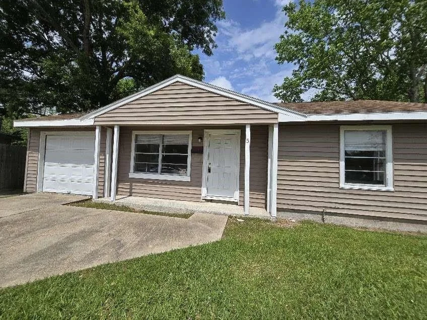 Unit for sale at 5 Lanes End Street, Baytown, TX 77520