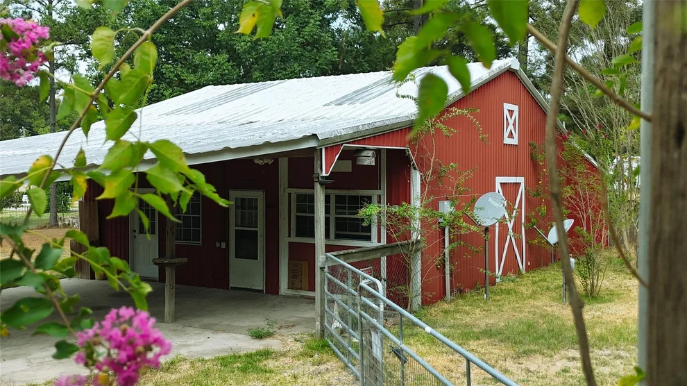 Unit for sale at 57 Kathryn Drive, Huntsville, TX 77320