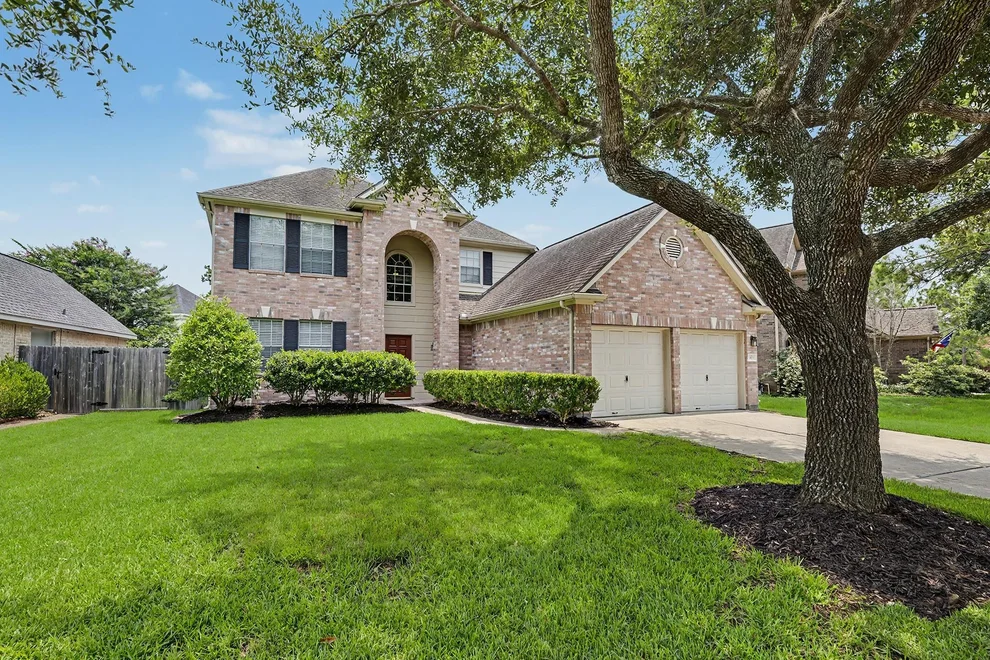 Unit for sale at 3623 Englewood Drive, Pearland, TX 77584