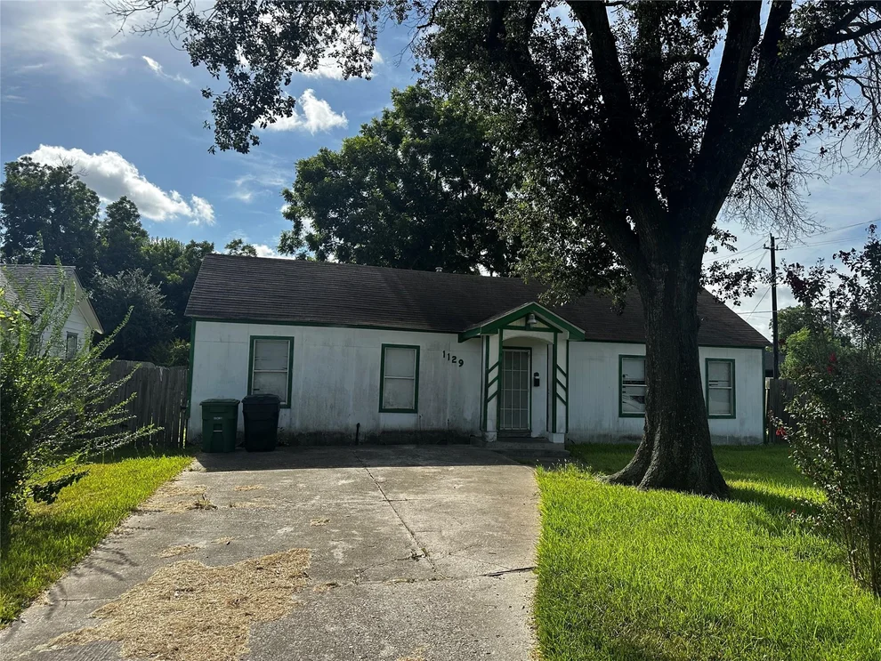 Unit for sale at 1129 Niagara Street, Houston, TX 77051