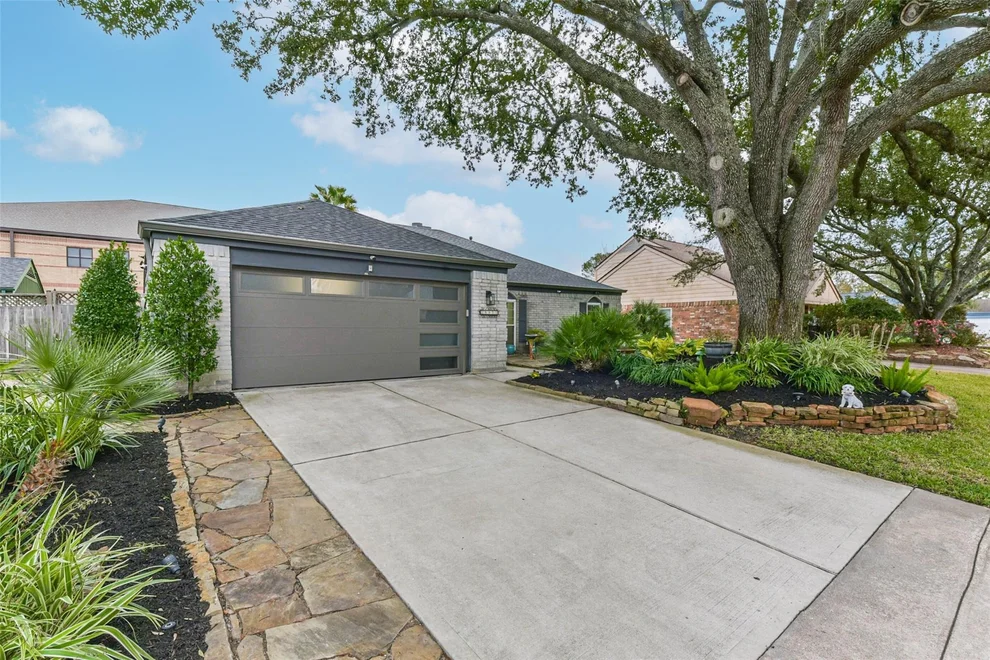 Unit for sale at 15531 Kentford Drive, Houston, TX 77062