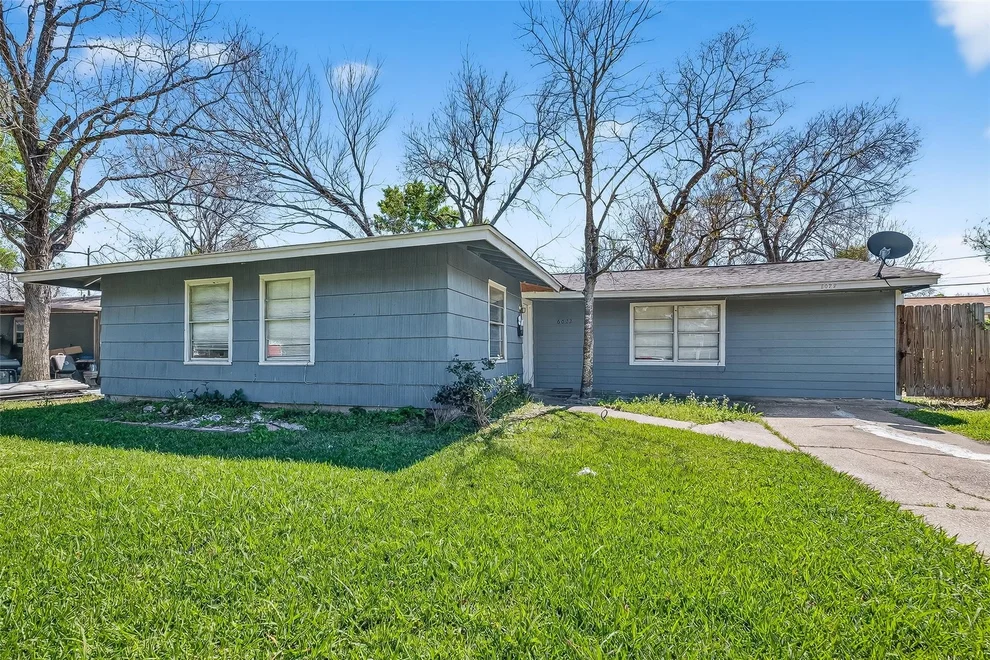 Unit for sale at 6022 Lyndhurst Drive, Houston, TX 77033