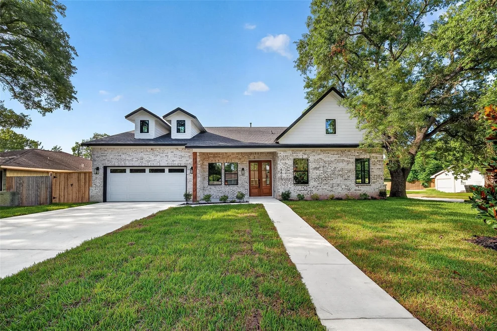 Unit for sale at 4802 Hummingbird Street, Houston, TX 77035