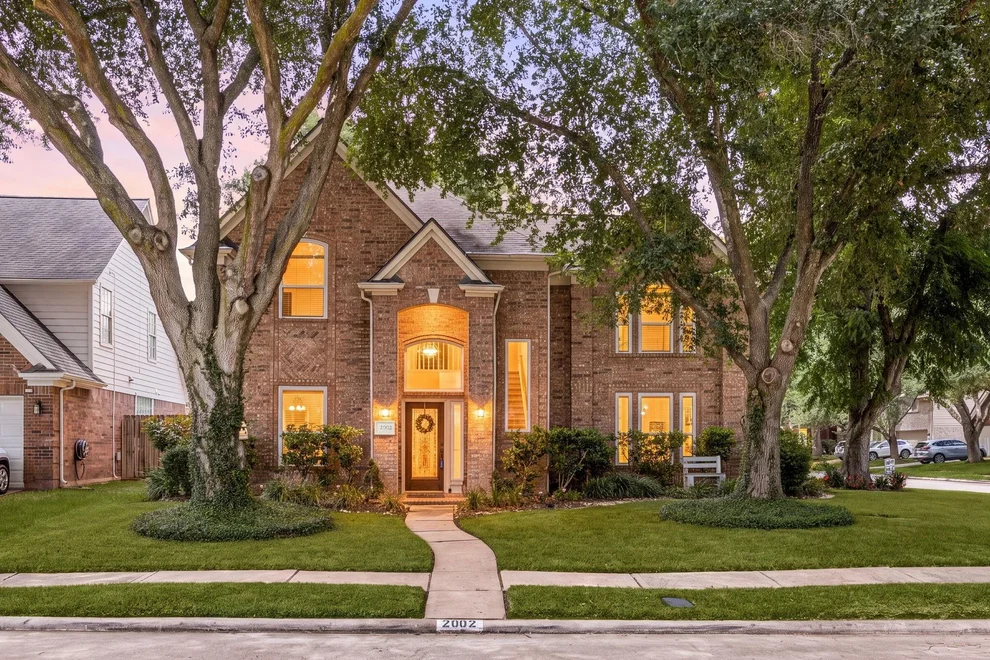 Unit for sale at 2002 Cannonbury Lane, Richmond, TX 77406