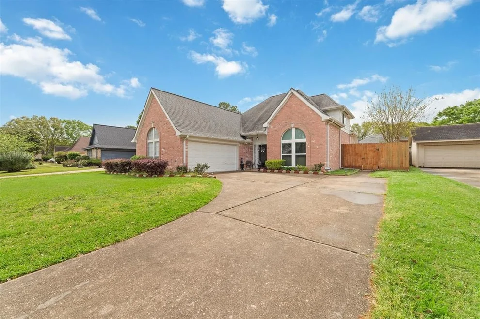 Unit for sale at 15607 Ensenada Drive, Houston, TX 77083