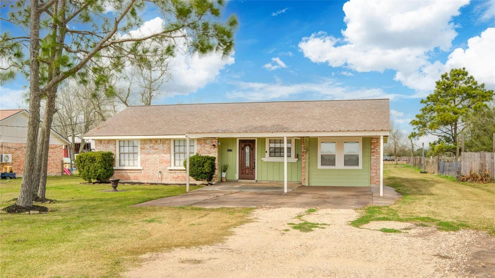 Unit for sale at 15114 County Road 602, Danbury, TX 77534