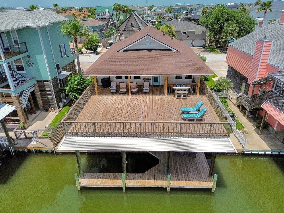 Unit for sale at 1427 Bamboo Drive, Tiki Island, TX 77554