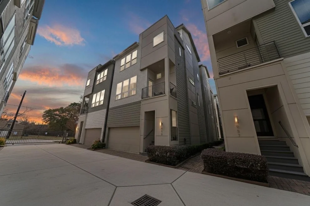 Unit for sale at 959 W 17th Street, Houston, TX 77008