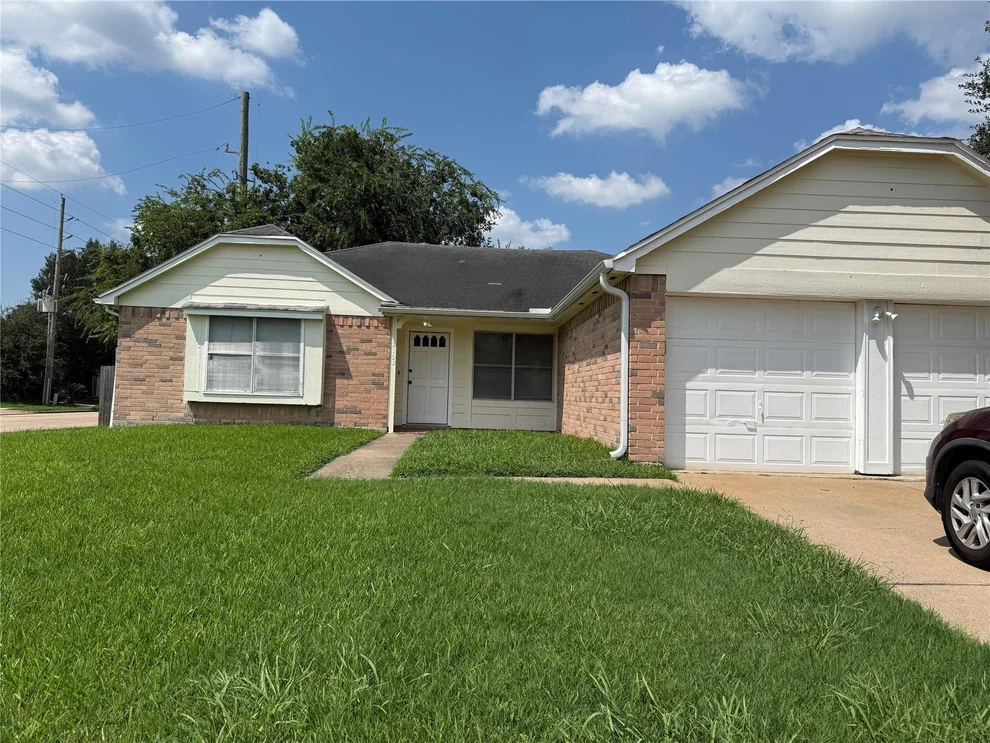 Unit for sale at 2103 Barrington Place Drive, Sugar Land, TX 77478