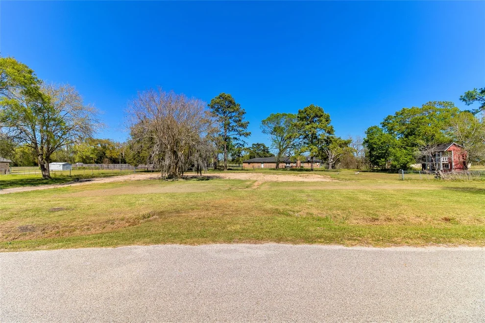 Unit for sale at 105 County Road 313, Sweeny, TX 77480